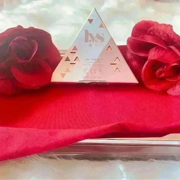 LYS Beauty's "Love Yourself" Eyeshadow Palette - Picture 4 of 4